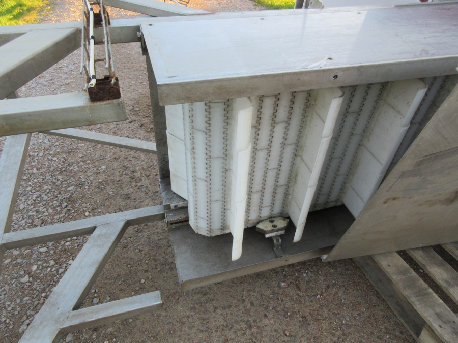5517 EKKO elevator Vertikal 3600x600 mm EDELSTAHL