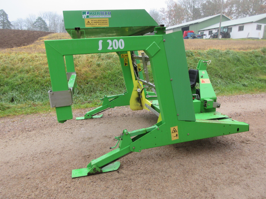 5523 Hortech tunnel mulch layer