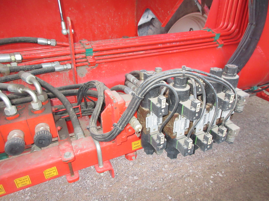 5528 Dewulf GKII Möhrenroder mit Elevator 2 Reihe