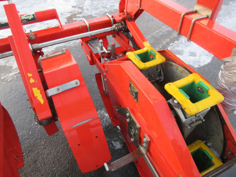 5537 Checchi & Magli Wolf Pflanzmaschine