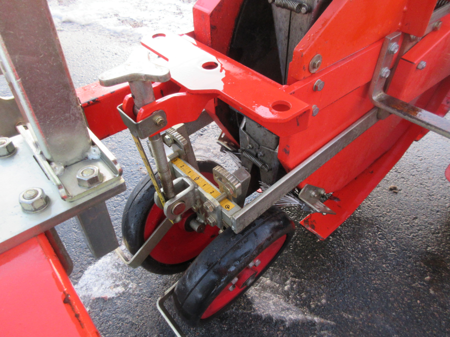 5537 Checchi & Magli Wolf Pflanzmaschine