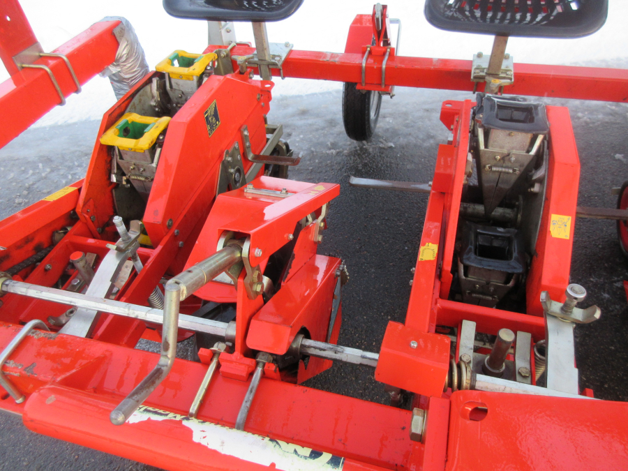 5537 Checchi & Magli Wolf Pflanzmaschine