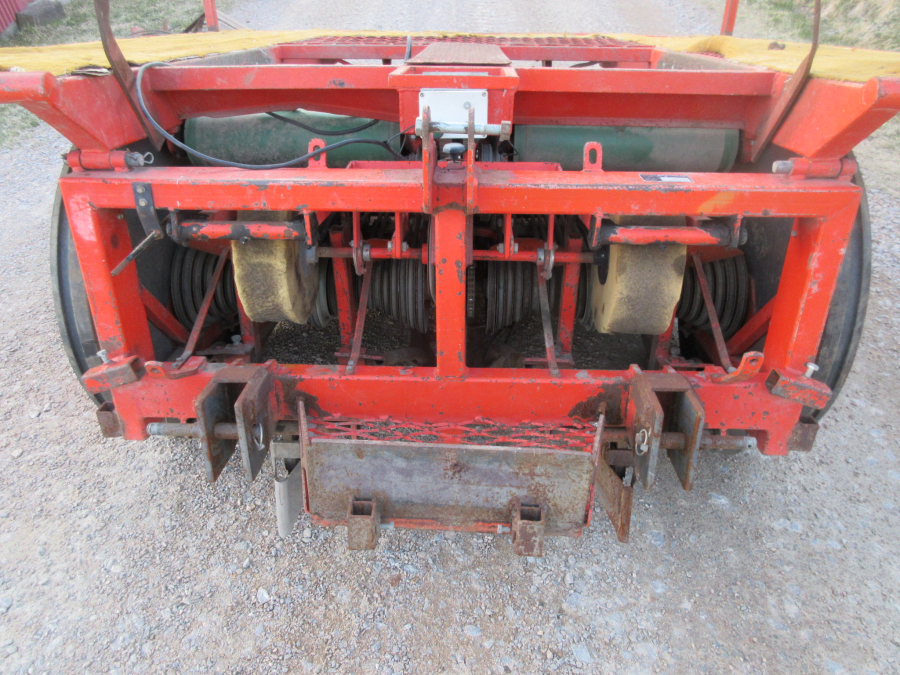 5594 Structural potato planter 2 row