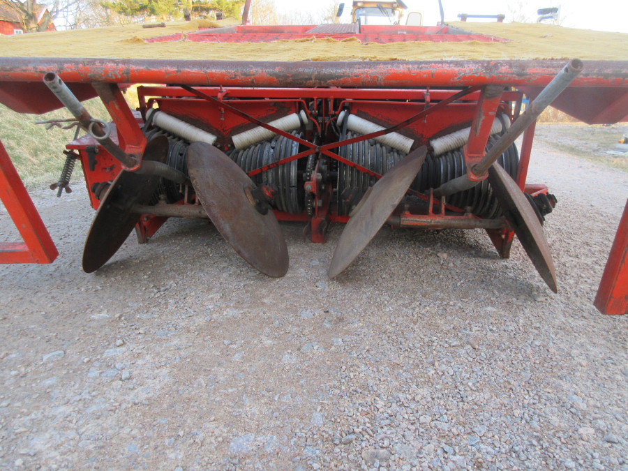 5594 Structural potato planter 2 row