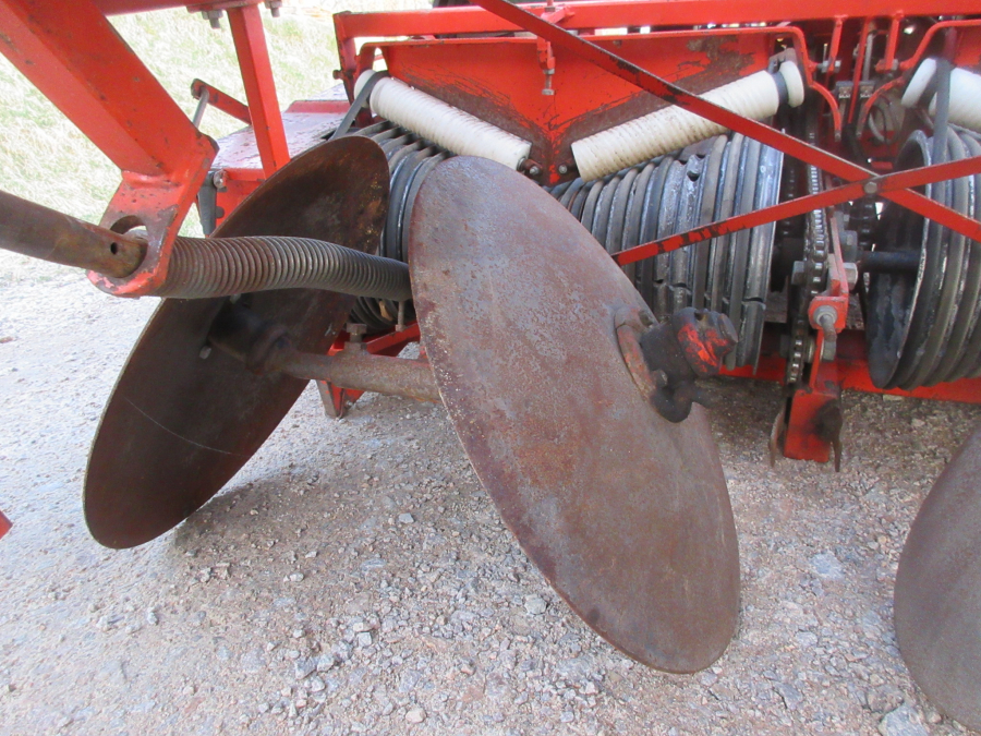 5594 Structural potato planter 2 row