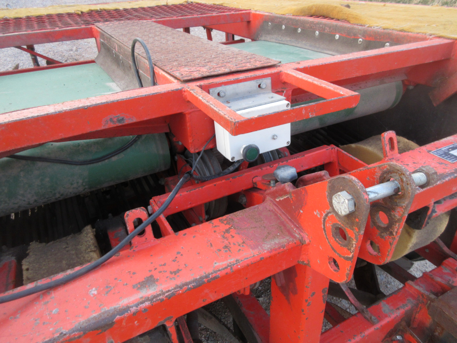 5594 Structural potato planter 2 row