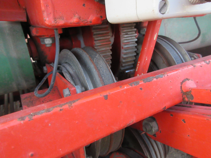 5594 Structural potato planter 2 row