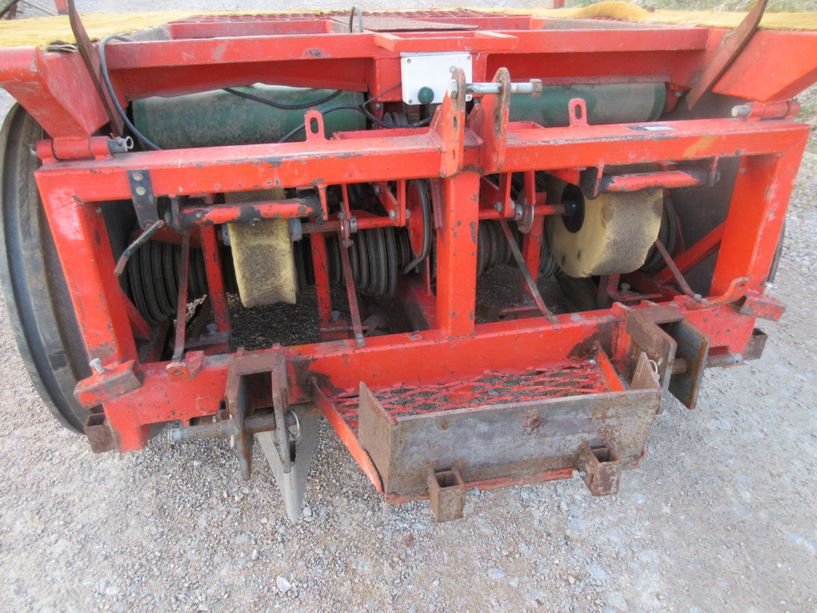 5594 Structural potato planter 2 row