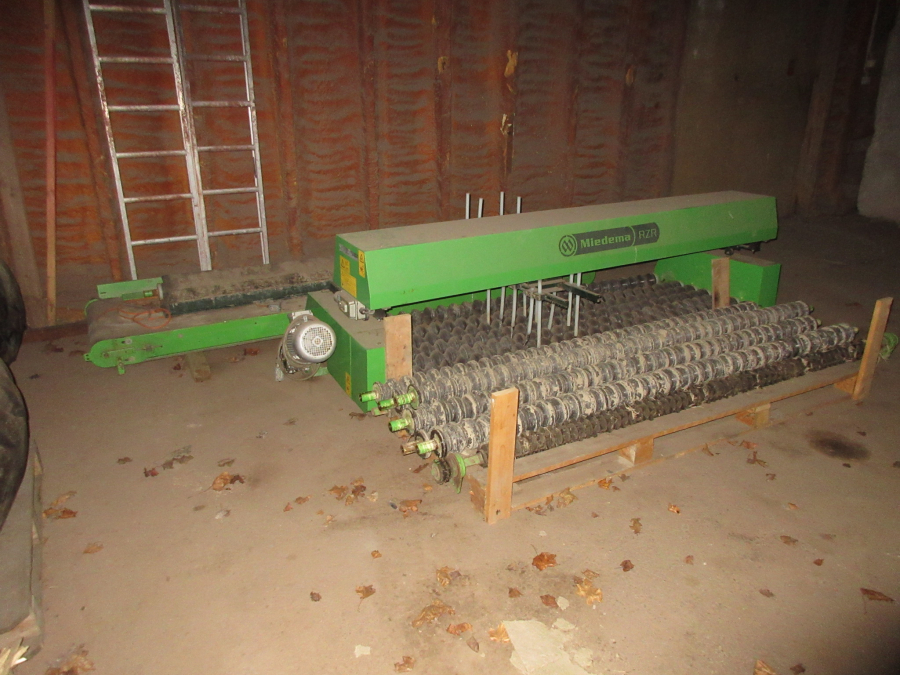 5610 Miedema SB1151 receiving hopper 