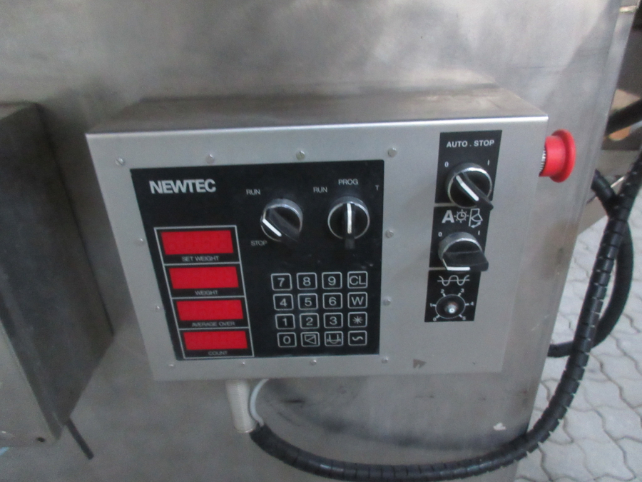 5612 Newtec 2009G linear weigher for carrots / potato