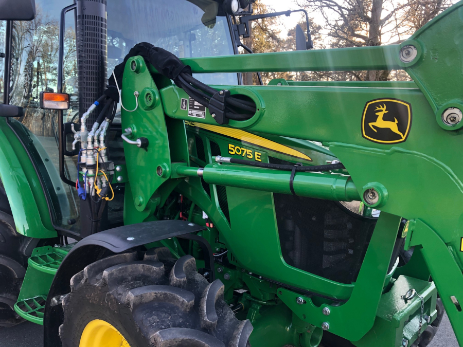 5619 John Deere 5075E Schlepper Traktor mit Frontlader