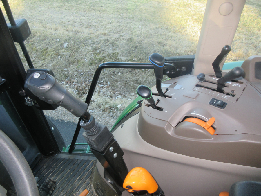 5619 John Deere 5075E Schlepper Traktor mit Frontlader