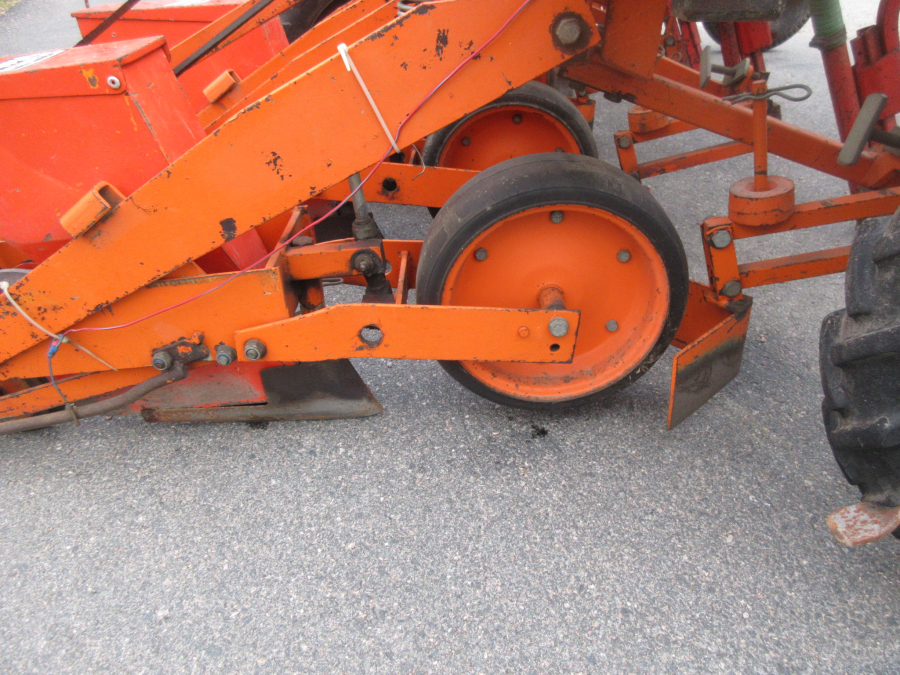 5622 Stanhay precision seeder 6 row