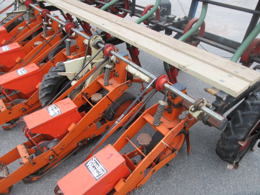 5622 Stanhay precision seeder 6 row