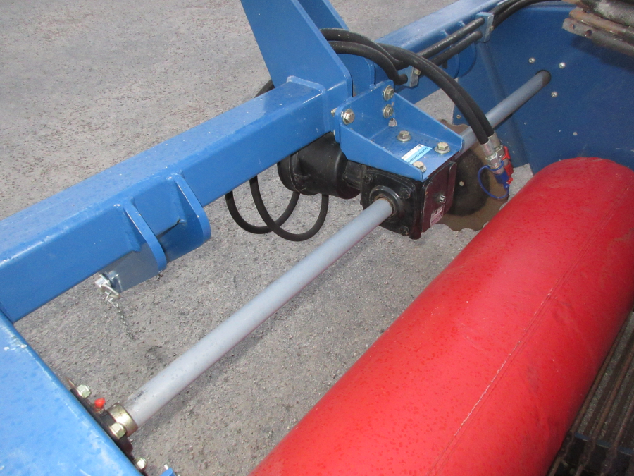 5648 Asa-Lift onion windrower WR-135