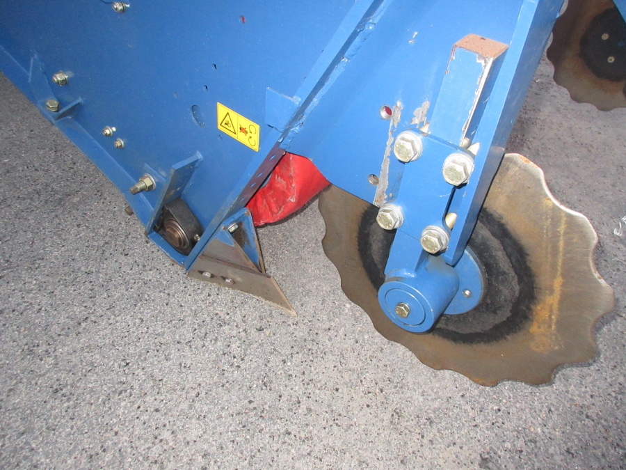 5648 Asa-Lift onion windrower WR-135