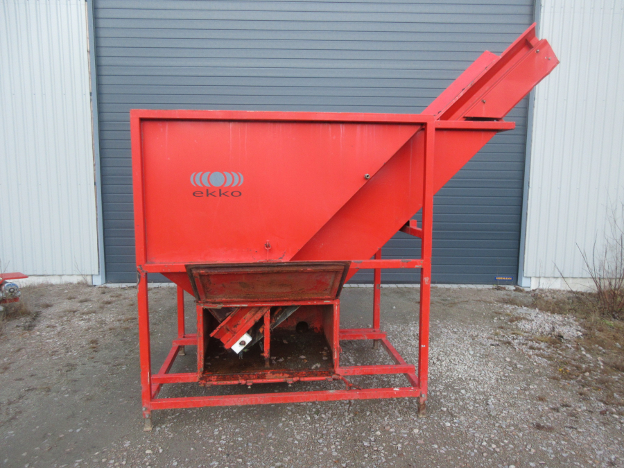 5701 EKKO Soaking Bunker mit Förderband