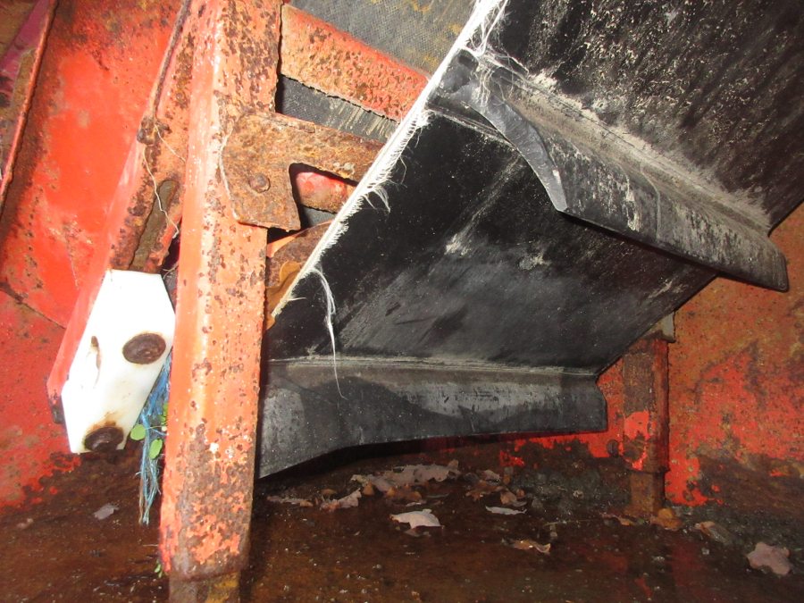 5701 EKKO Soaking Bunker mit Förderband