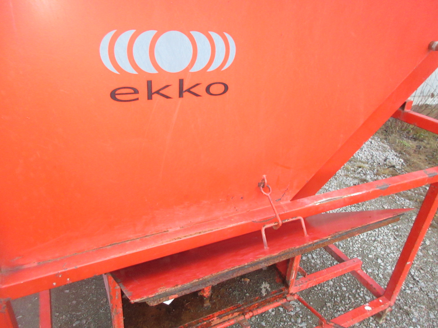 5701 EKKO Soaking Bunker mit Förderband
