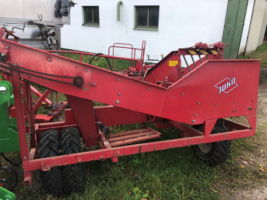 5712 Juko Midi potato harvester