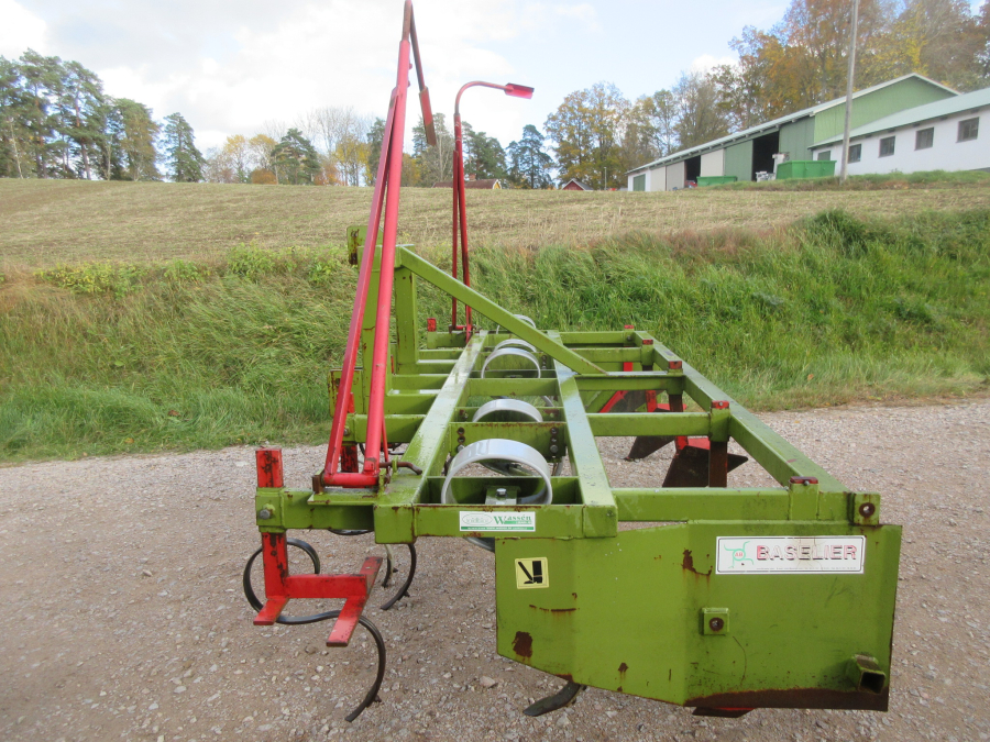 5722 Baselier potato ridger 4 row