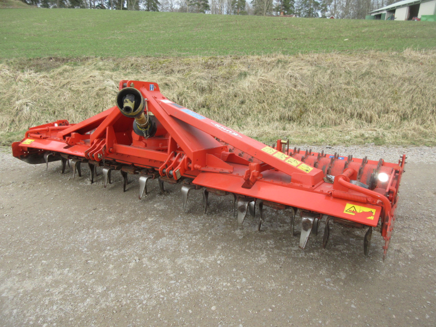 5728 Kuhn power harrow 4 meter