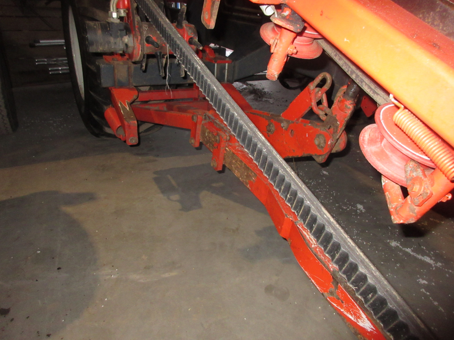 5739 Dewulf GBC carrot harvester 1 row with bunker