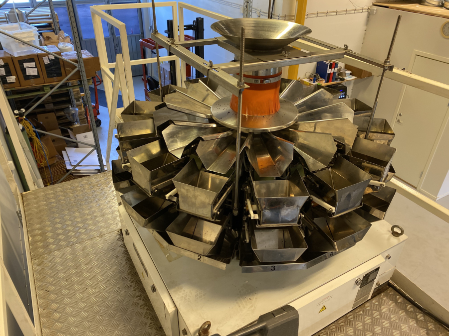 5741 Ishida Wiege with Pentavac verpackungsmaschine