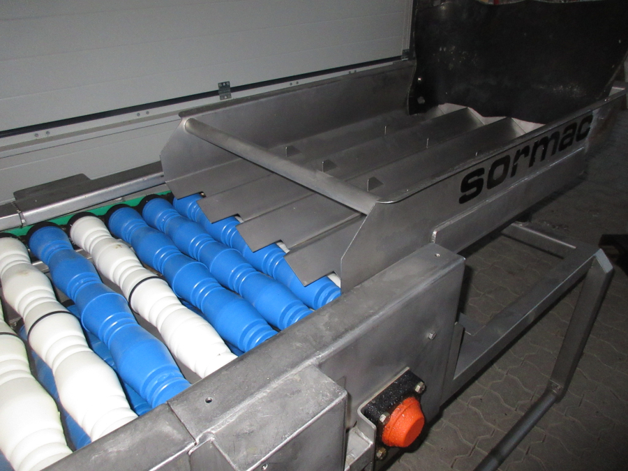 5747 Sormac DMA-60 potato halving machine