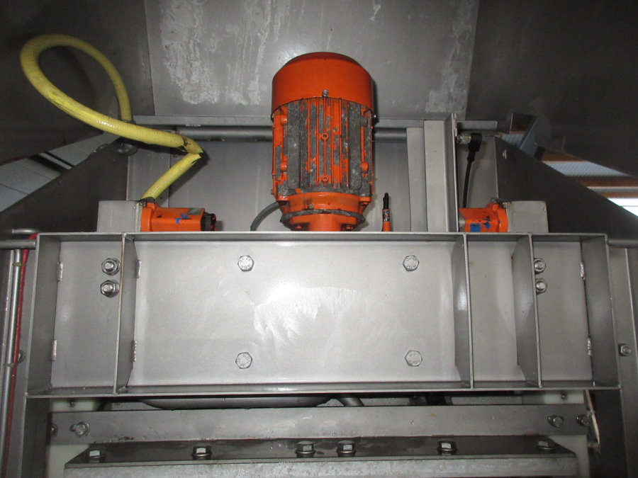 5747 Sormac DMA-60 potato halving machine