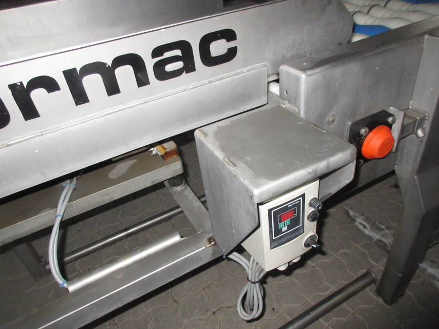 5747 Sormac DMA-60 potato halving machine