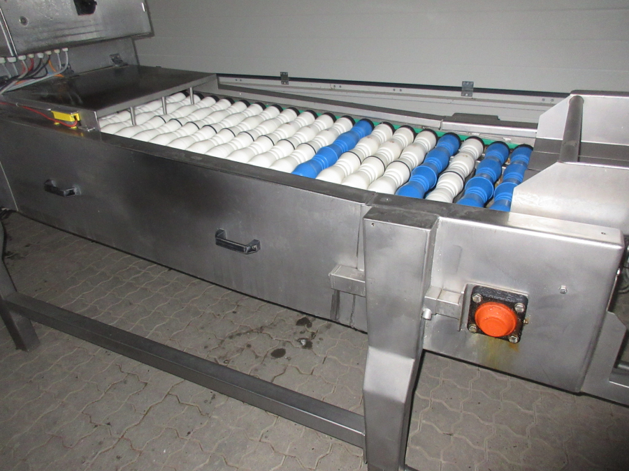5747 Sormac DMA-60 potato halving machine