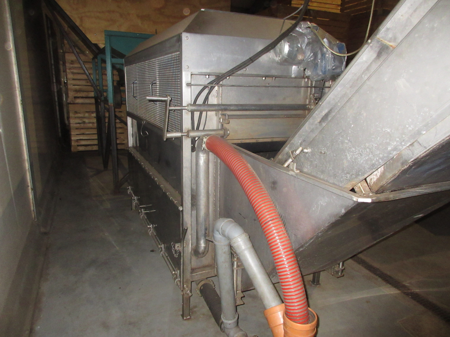 5748 EKKO washing line with polisher