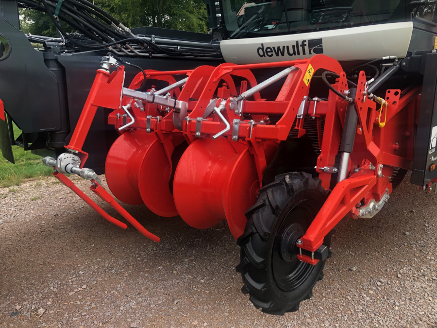 5751 Dewulf RA3060 potato harvester