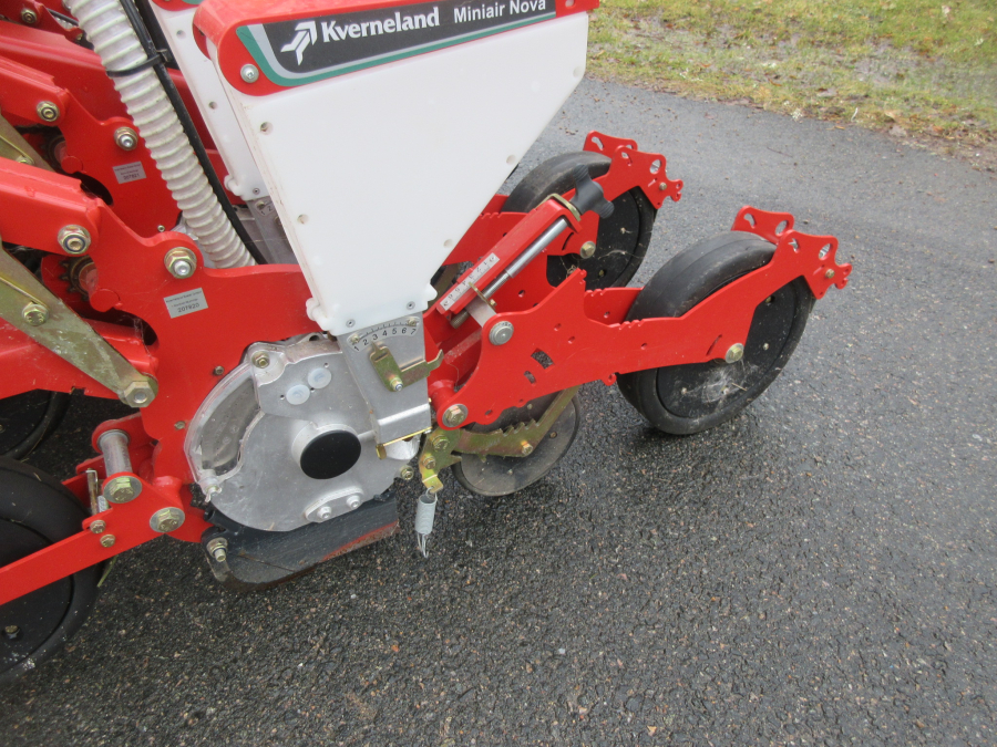 5756 Kverneland Miniair Nova Einzelkornsämaschine