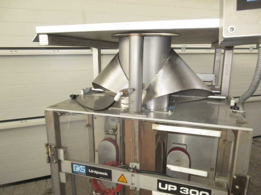 5793 GKS Unipack vertical bagger VFFS