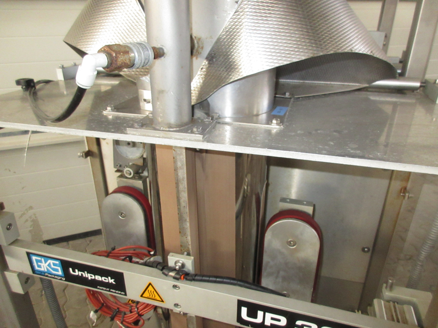 5793 GKS Unipack vertical bagger VFFS