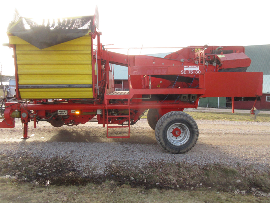 5797 Grimme SE75-30 potato harvester