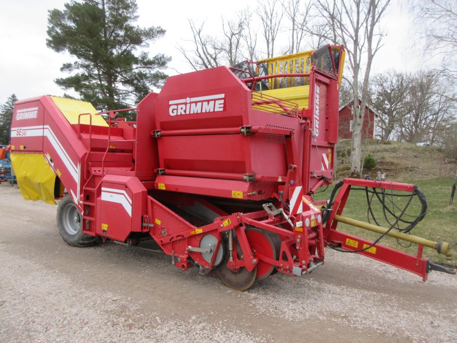 5798 Grimme SE140 potato harvester