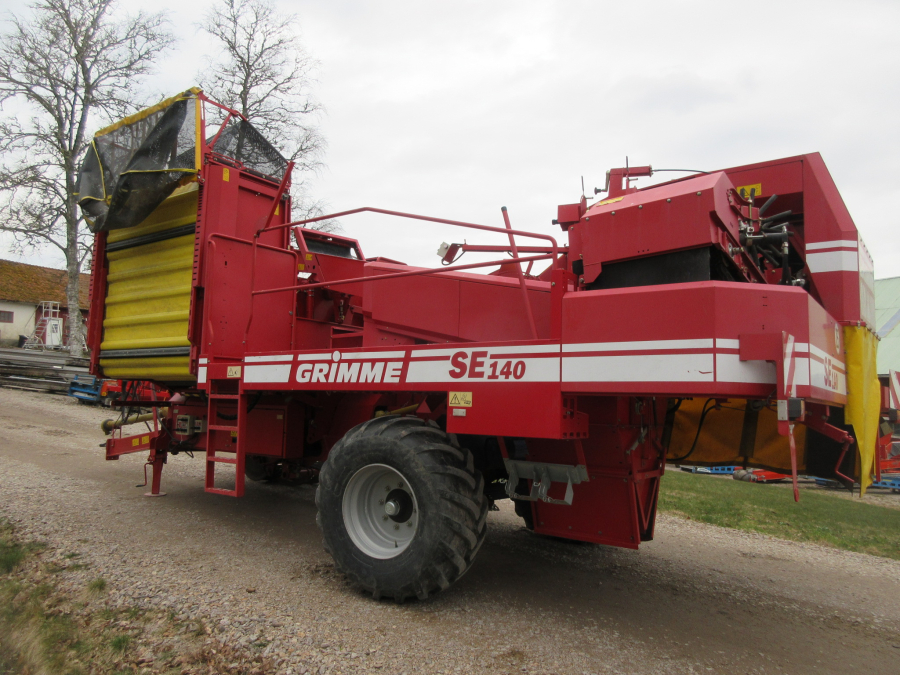 5798 Grimme SE140 potato harvester