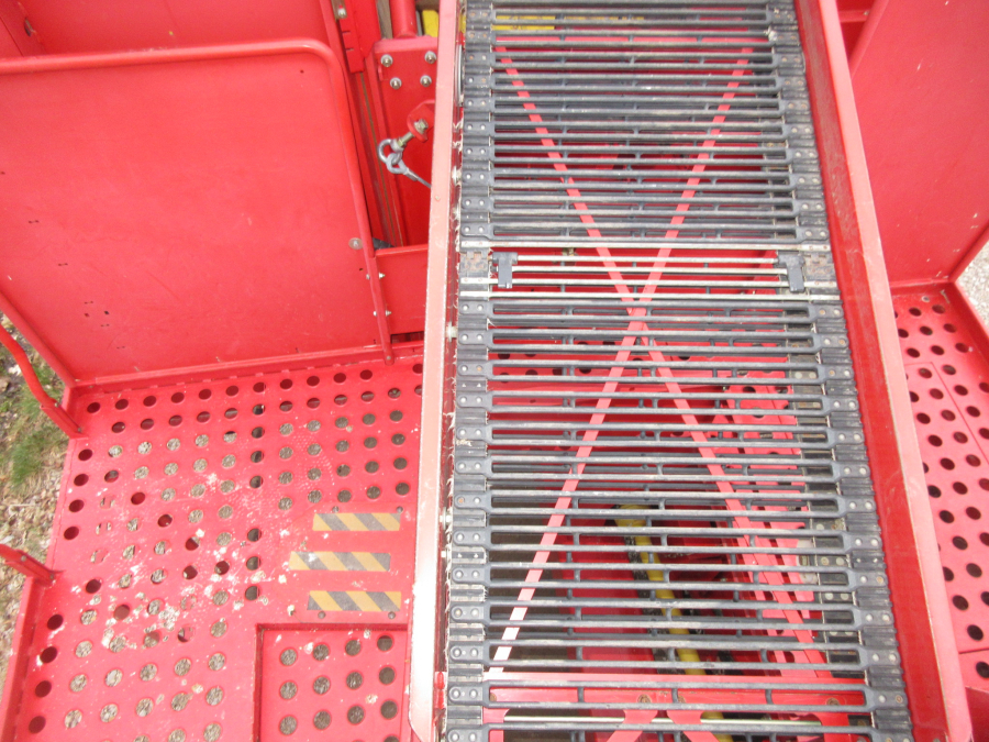 5798 Grimme SE140 potato harvester