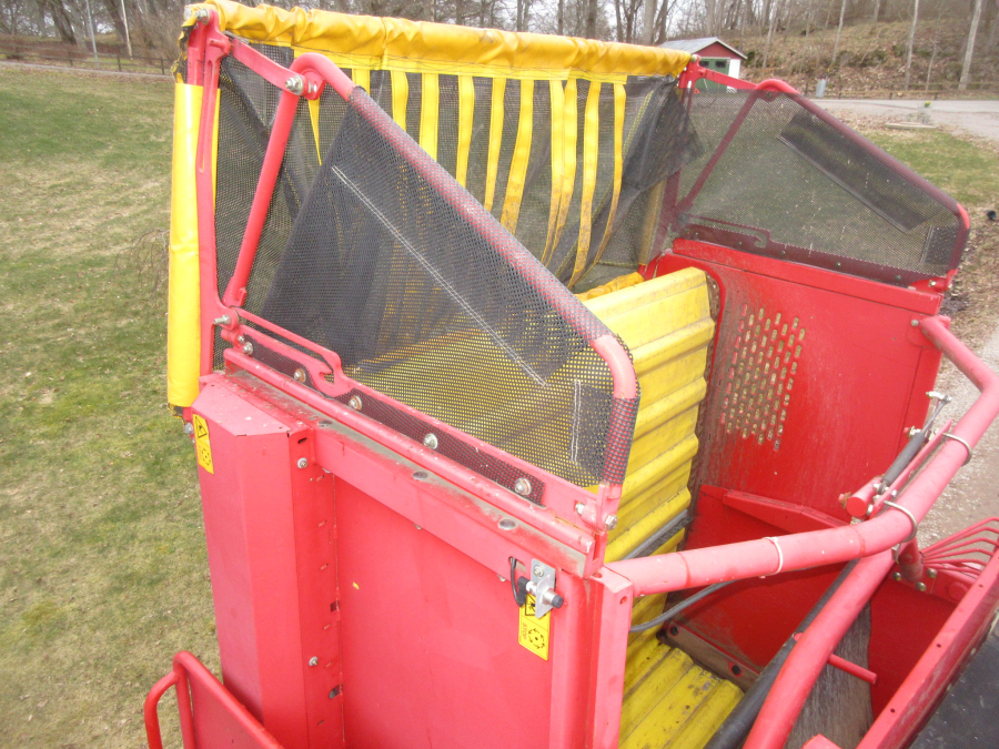 5798 Grimme SE140 potato harvester