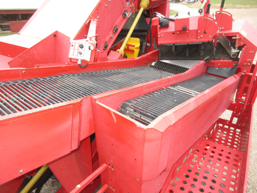 5798 Grimme SE140 potato harvester