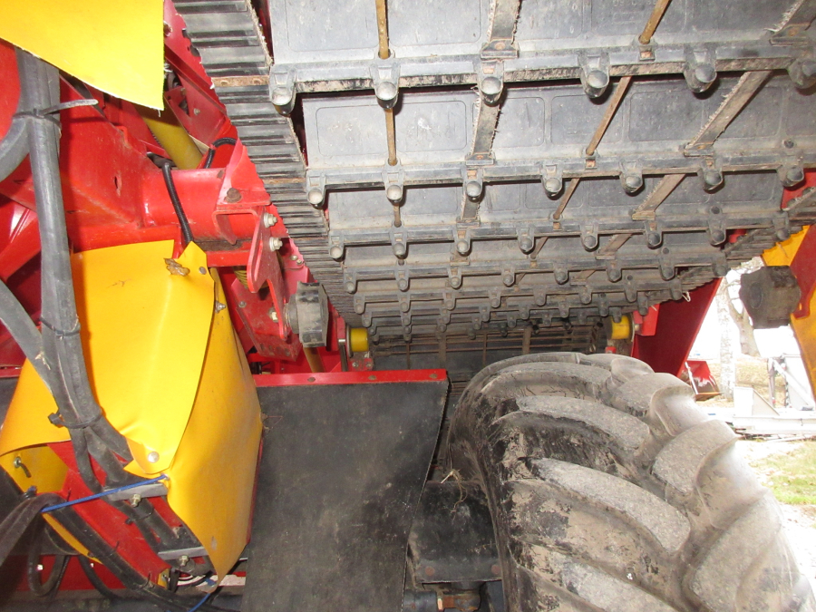 5798 Grimme SE140 potato harvester