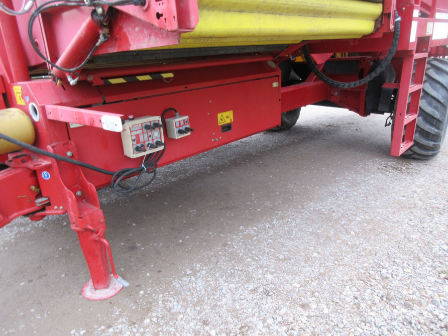 5798 Grimme SE140 potato harvester