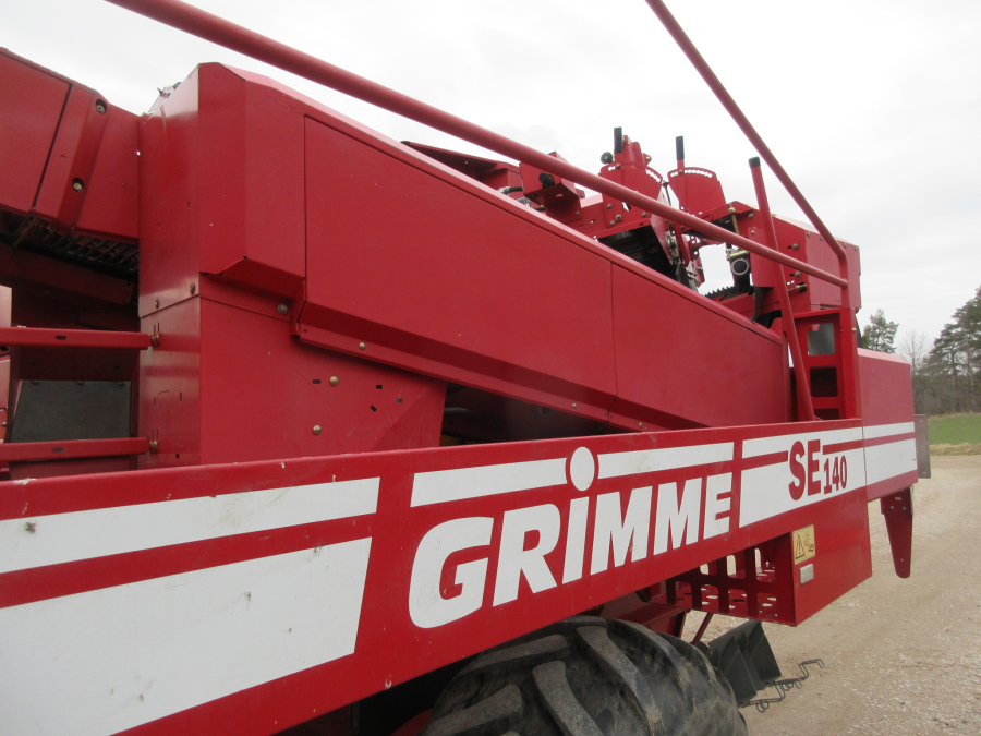 5798 Grimme SE140 potato harvester