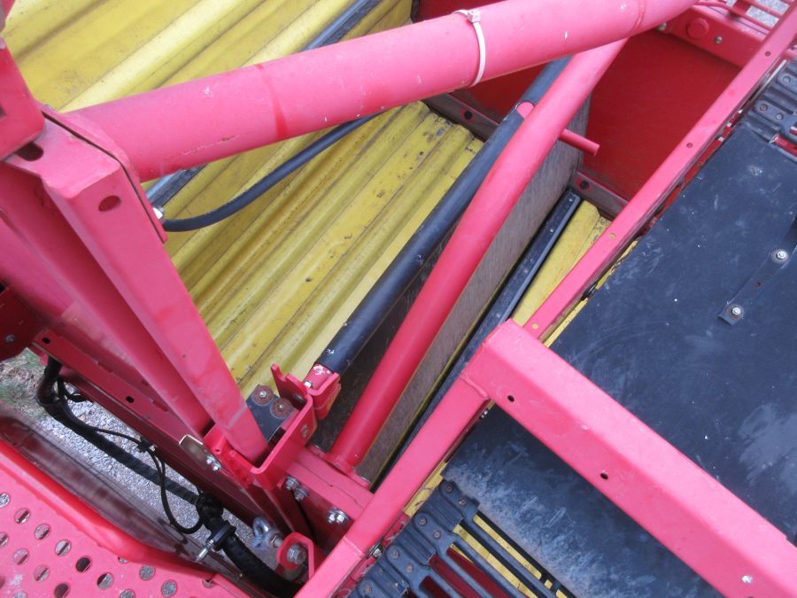 5798 Grimme SE140 potato harvester