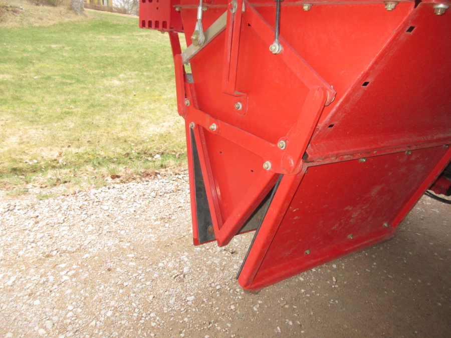5798 Grimme SE140 potato harvester