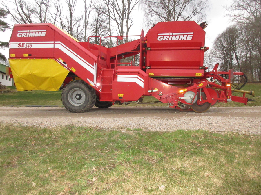 5798 Grimme SE140 potato harvester