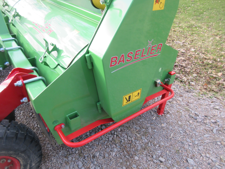 5801 Baselier haulmtopper 4 row